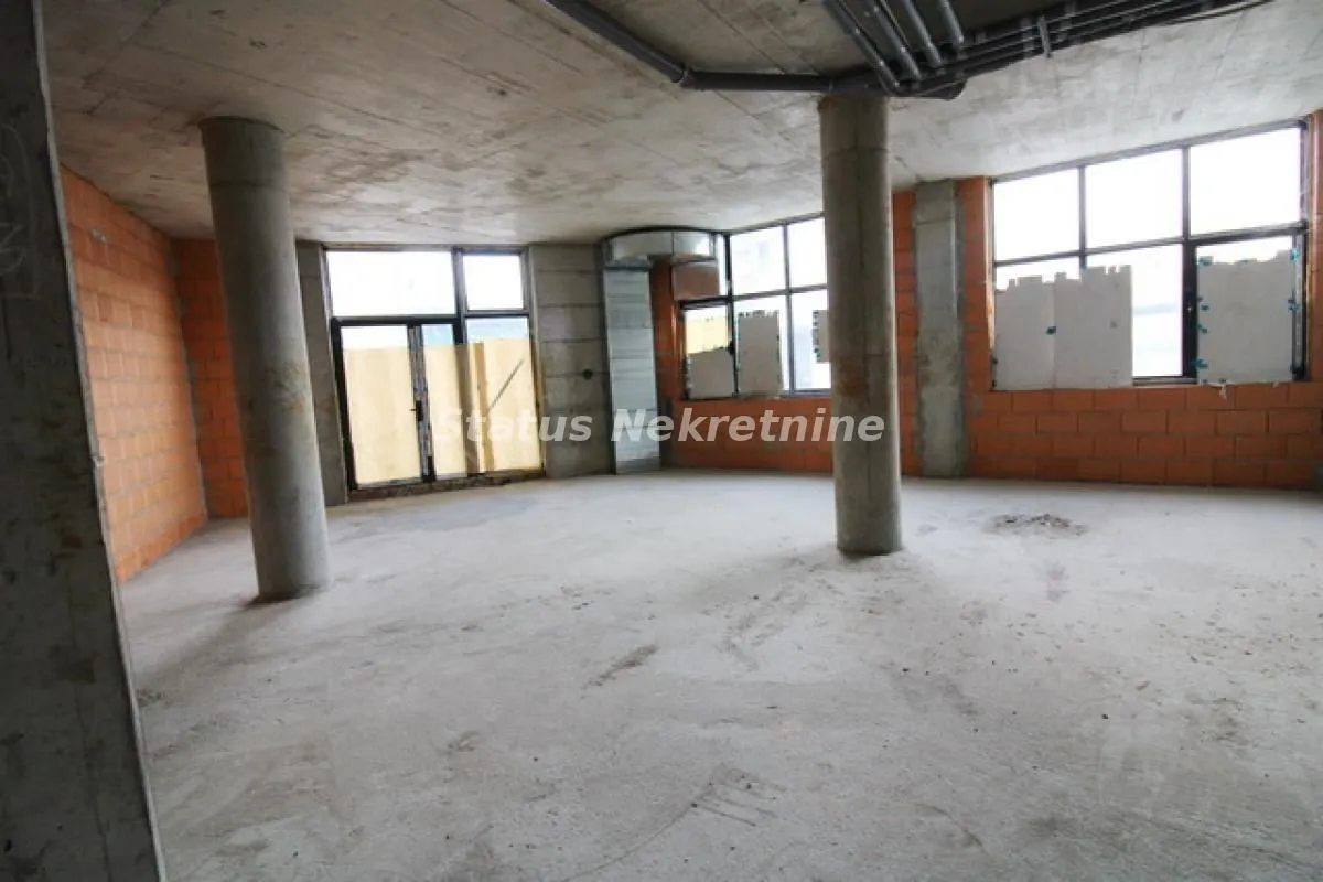 Sale, office space, 320m², Salajka, Novi Sad Sve Podlokacije