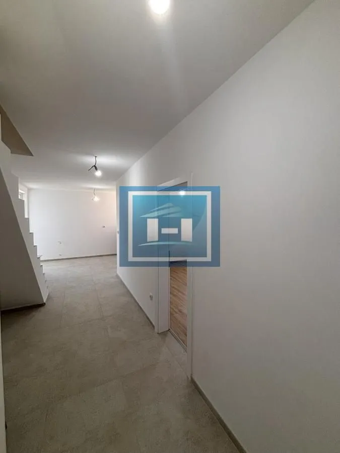Prodaja, dvosoban stan, 83m², Centar, Jagodina