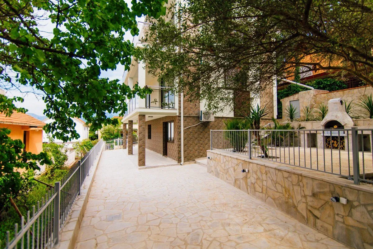 Prodaja, kuća, 240m², Krašići, Tivat