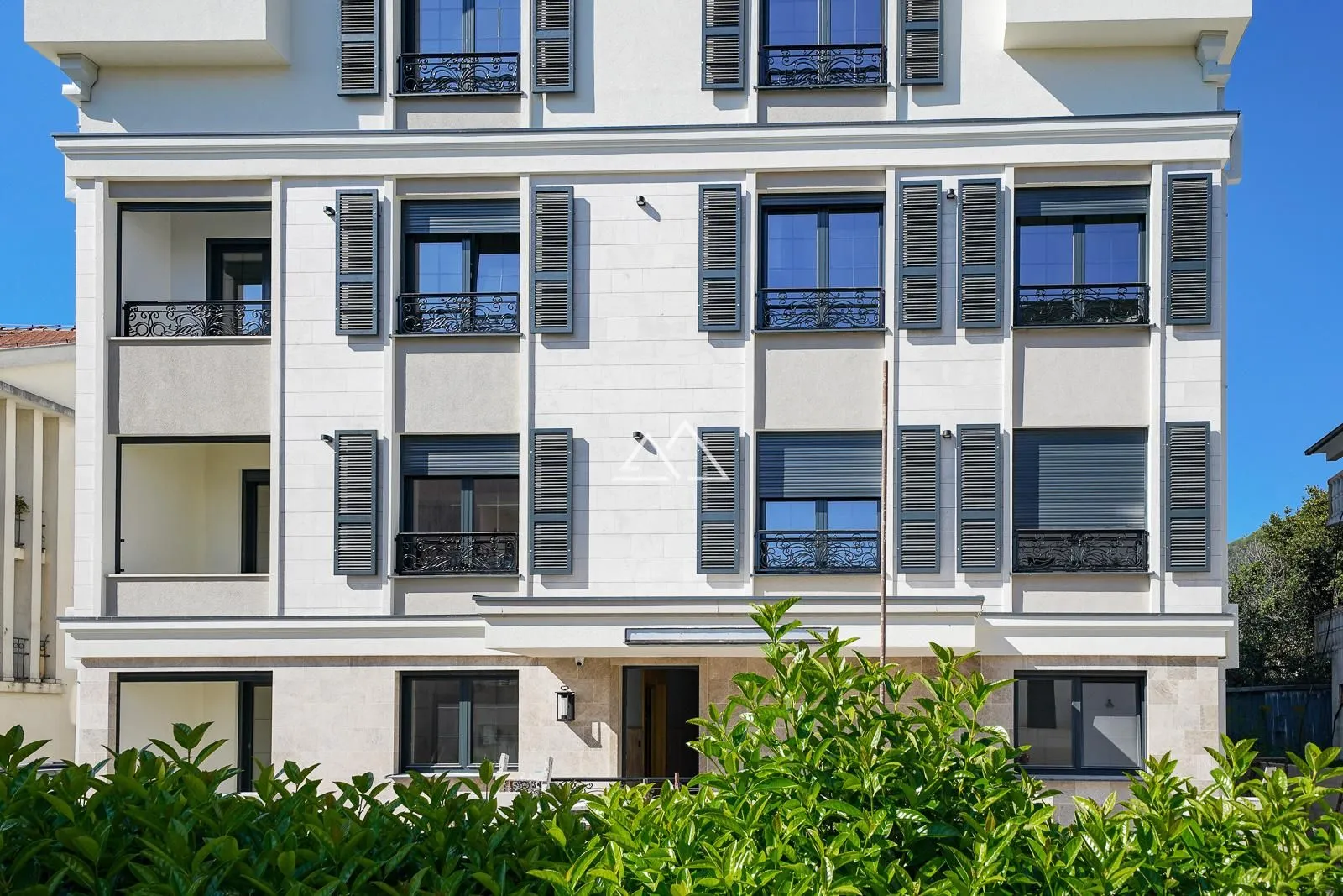Prodaja, trosoban stan, 96m², Centar, Tivat