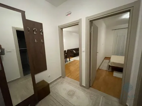 Izdavanje, jednosoban stan, 50m², Stari Aerodrom, Podgorica - image 4