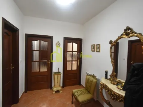 Rent, three bedroom apartment, 100m², Gorica C, Podgorica - image 10