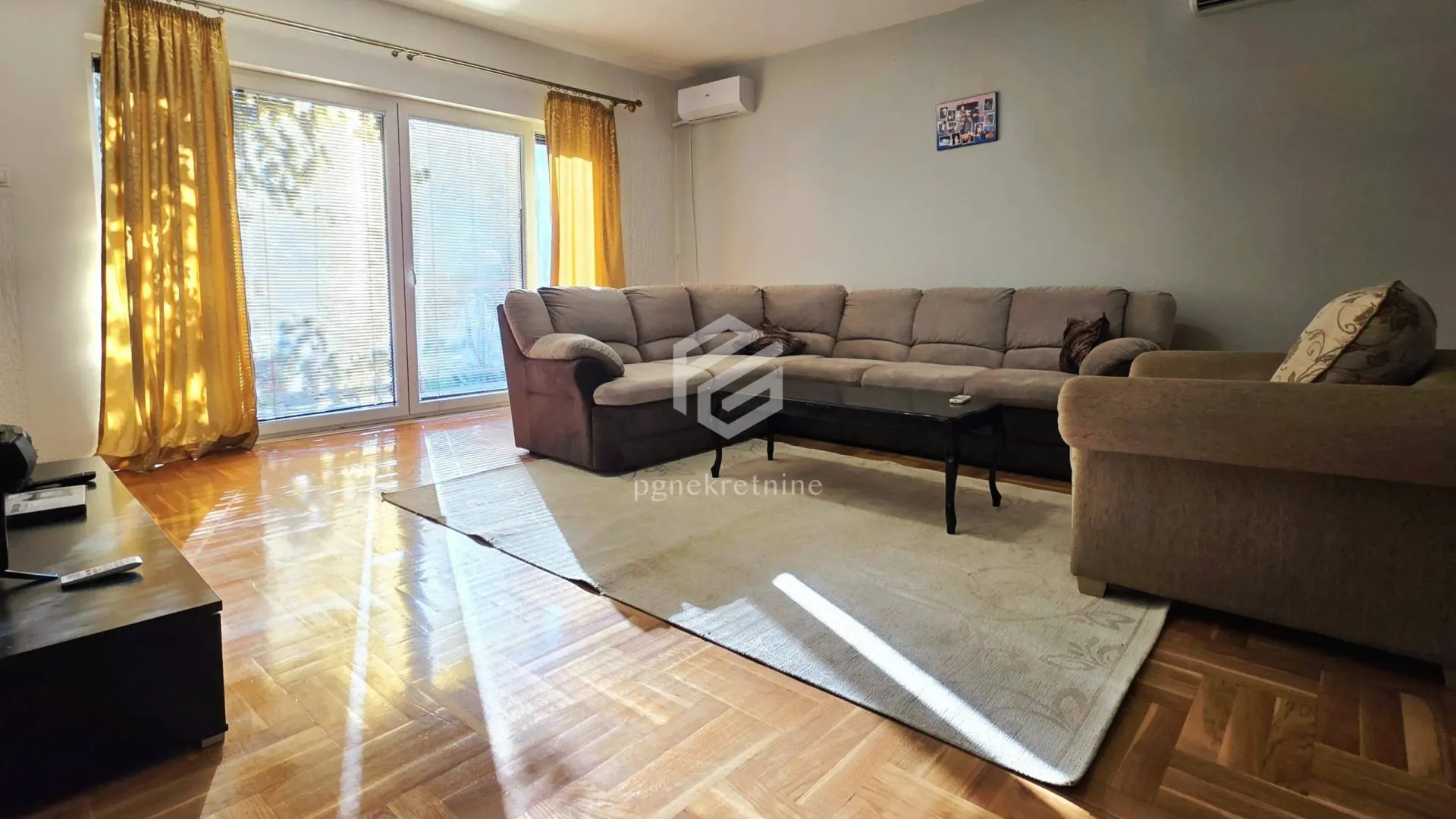 Prodaja, trosoban stan, 130m², Tološi, Podgorica