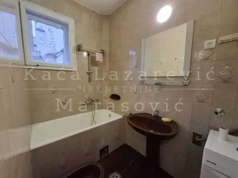 Izdavanje, trosoban stan, 86m², Savski Venac, Beograd - image 12