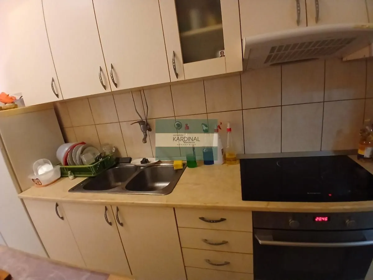 Prodaja, trosoban stan, 75m², Strelište, Jagodina