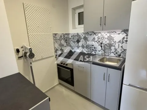 Izdavanje, dvosoban stan, 38m², Sajam, Novi Sad Sve Podlokacije - image 4