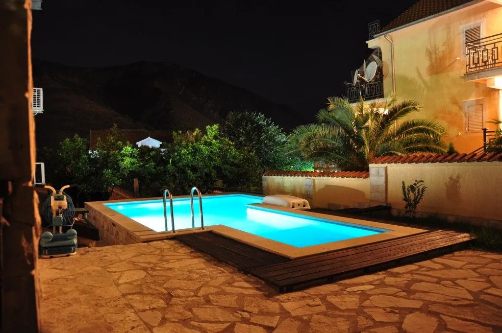 Sale, house, 400m², Dobrota, Kotor