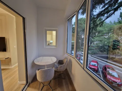 Izdavanje, dvosoban stan, 72m², Tivat, Crna Gora - image 4