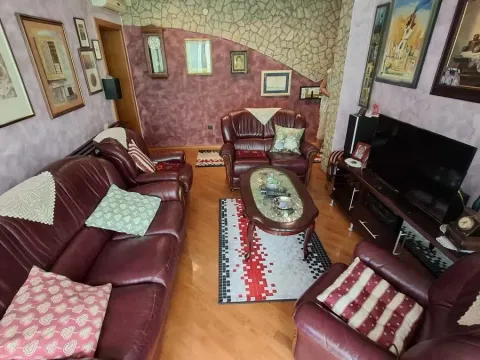 Prodaja, trosoban stan, 54m², Grbavica, Novi Sad Sve Podlokacije