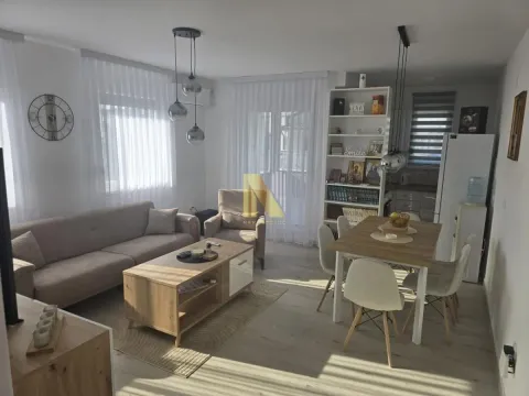 Prodaja, četvorosoban stan, 88m², Adice, Novi Sad Sve Podlokacije - image 1