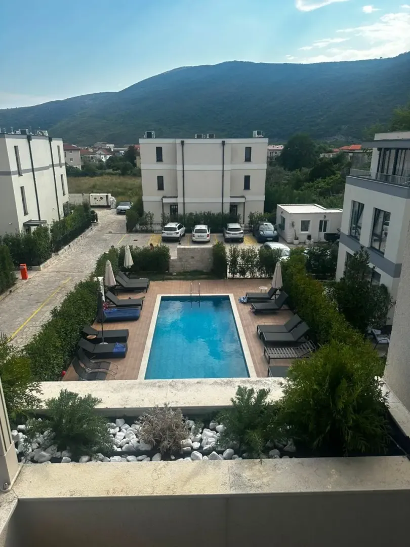 Izdavanje, kuća, 165m², Lastva Grbaljska, Kotor