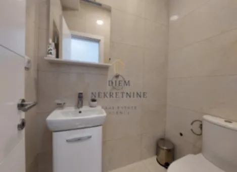 Izdavanje, dvosoban stan, 75m², Kalimanj, Tivat - image 11