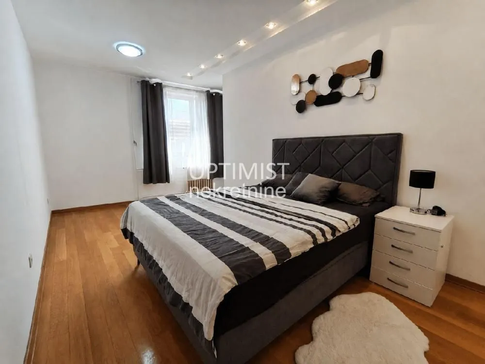 Prodaja, trosoban stan, 98m², Stari Grad, Beograd