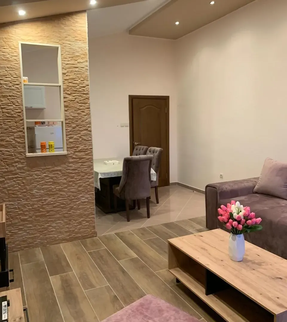 Rent, two bedroom apartment, 73m², Bečići, Budva