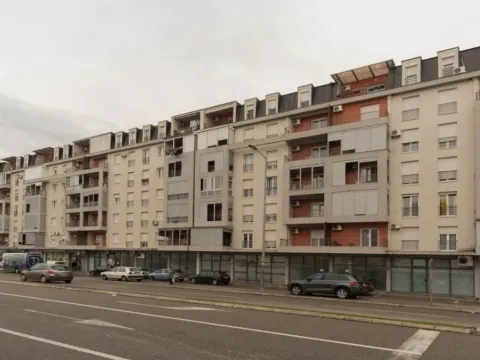 Prodaja, trosoban stan, 78m², Stari Aerodrom, Podgorica