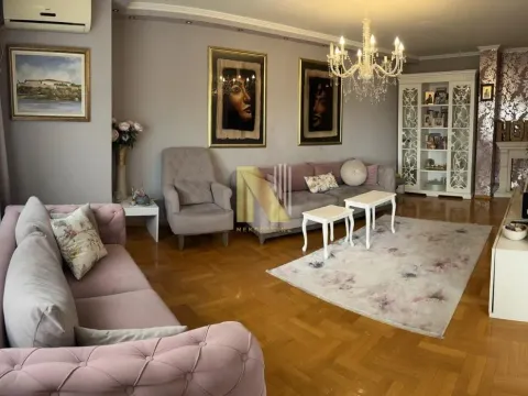 Sale, four bedroom apartment, 124m², Cara Dušana, Novi Sad Sve Podlokacije - image 1