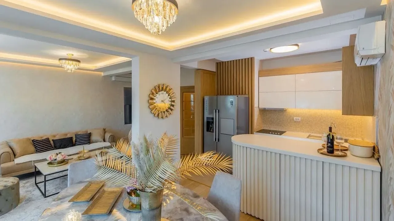 Izdavanje, garsonjera, 96m², Pržno, Budva