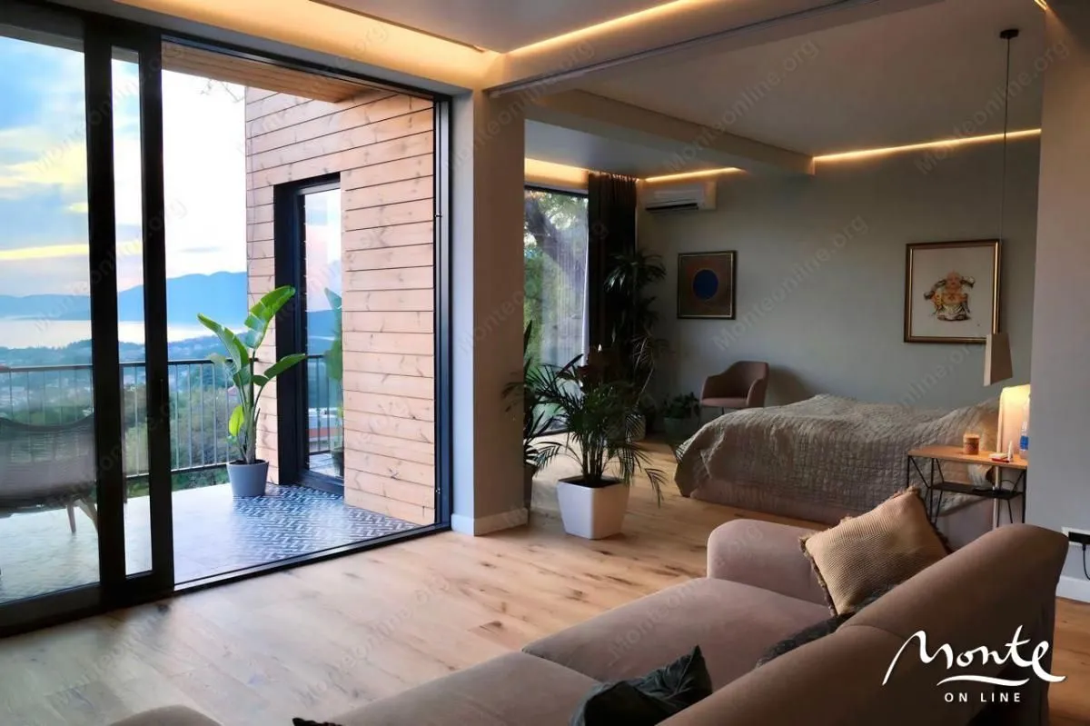 Prodaja, kuća, 180m², Tivat, Crna Gora