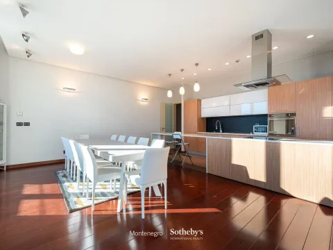 Prodaja, trosoban stan, 188m², Kod Capital Plaze, Podgorica - image 4