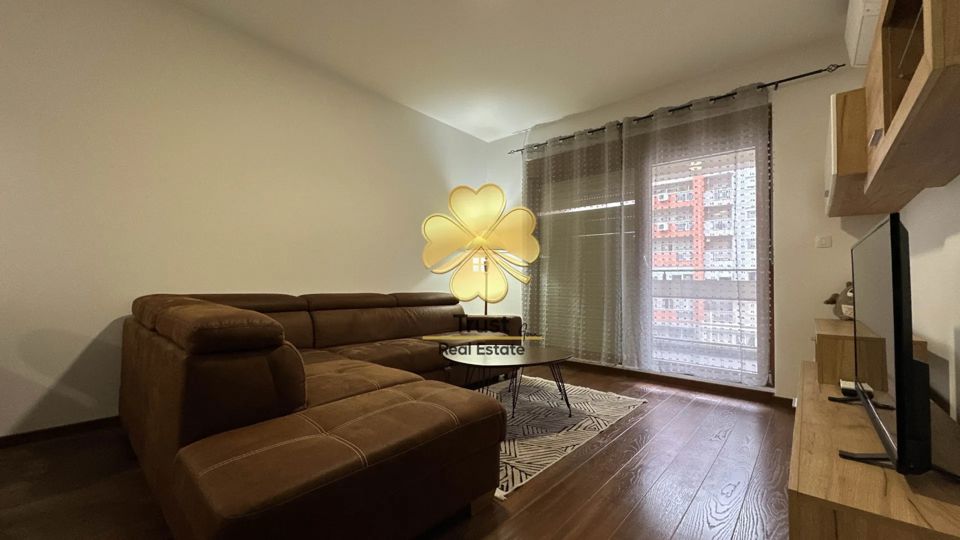 Izdavanje, jednosoban stan, 53m², Master Kvart, Podgorica