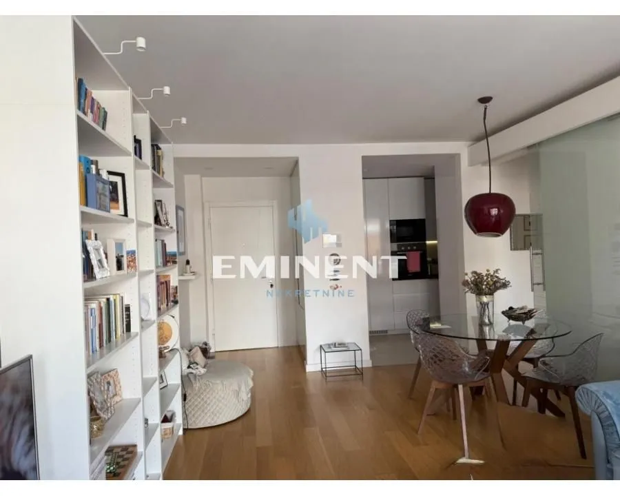 Izdavanje, dvosoban stan, 61m², Novi Beograd Blok 65, Novi Beograd Sve Podlokacije