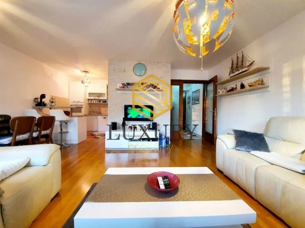 Prodaja, stan, 91m², Tološka šuma, Podgorica