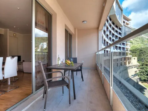 Sale, one bedroom apartment, 92m², Bečići, Budva - image 16