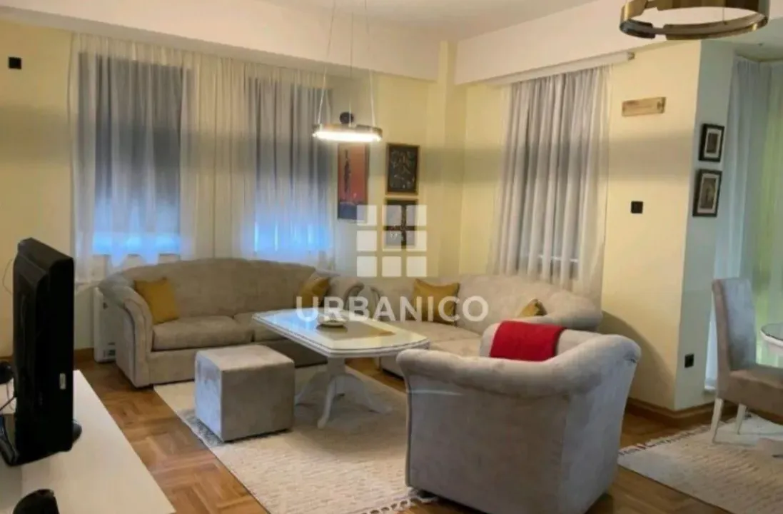 Izdavanje, dvosoban stan, 76m², Centar, Podgorica