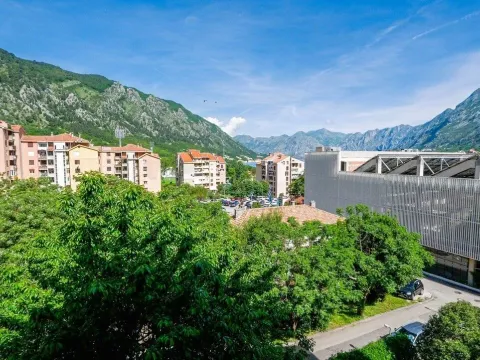 Sale, two bedroom apartment, 65m², Škaljari, Kotor - image 7