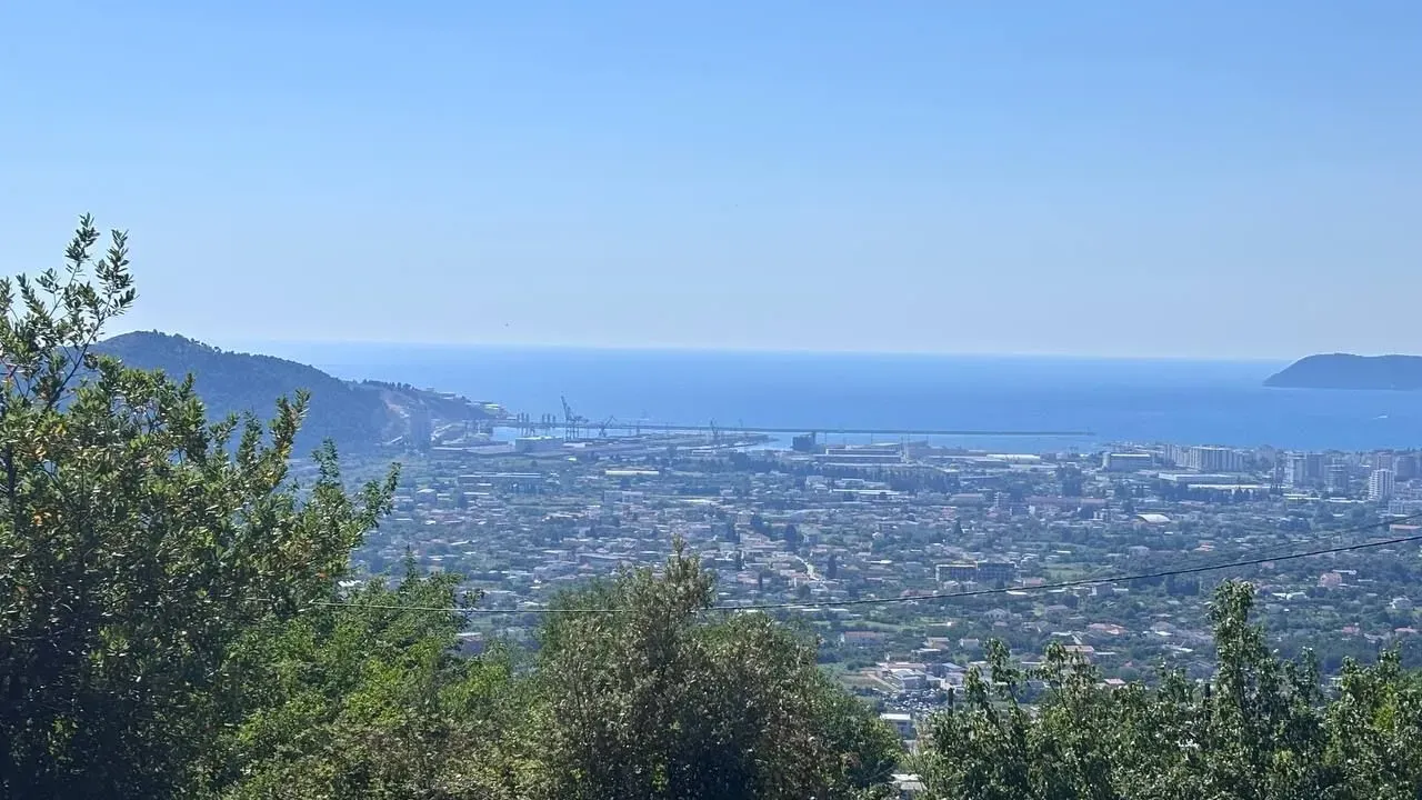 Prodaja, plac, 6500m², Centar, Bar
