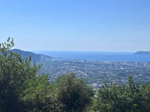 Zemljište in Centar