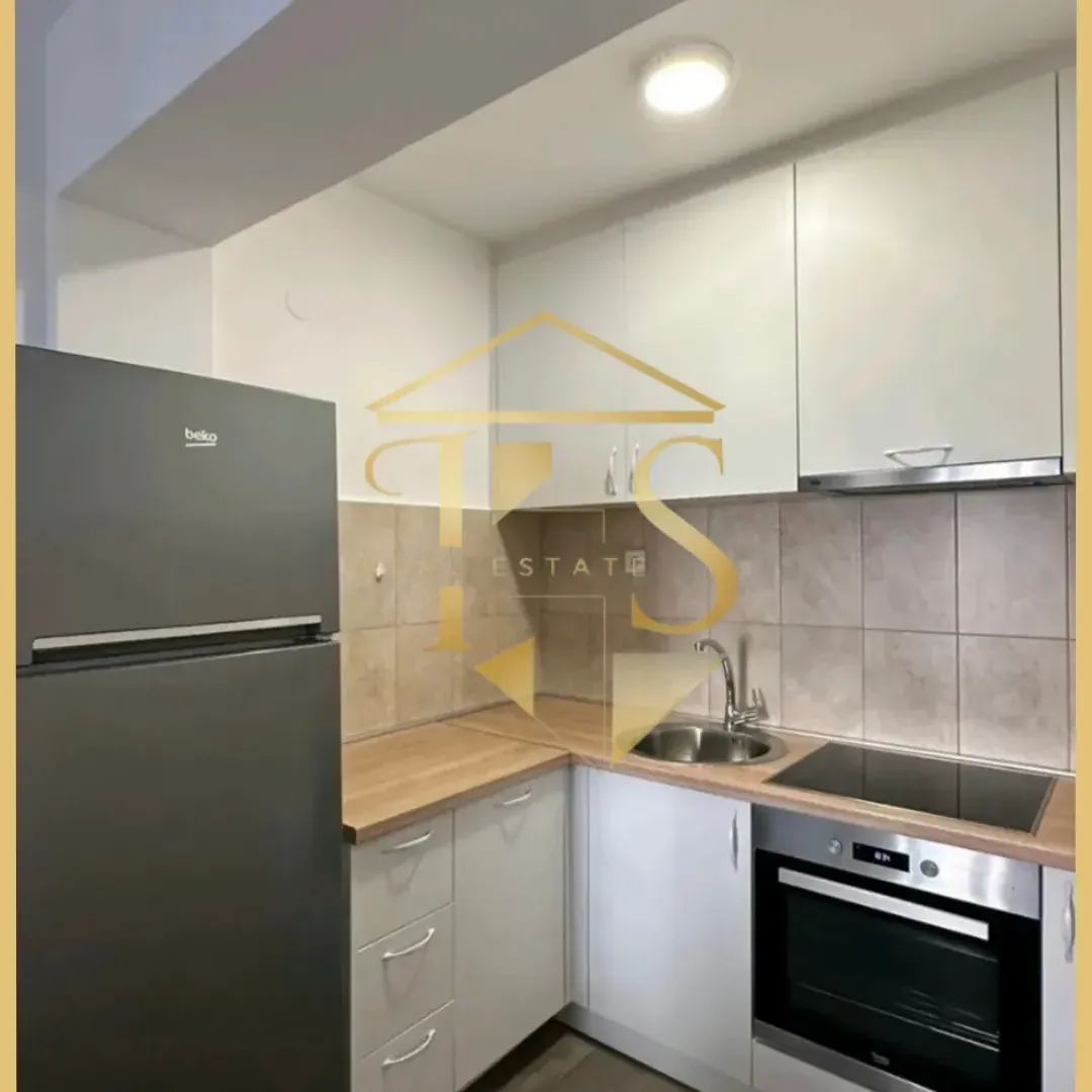 Izdavanje, dvosoban stan, 63m², Centar, Tivat