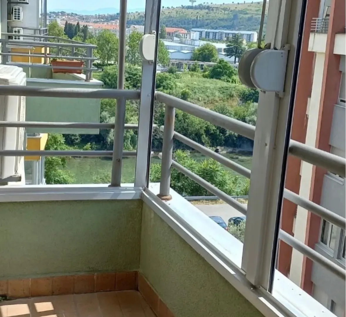 Izdavanje, jednosoban stan, 54m², Krivi Most, Podgorica