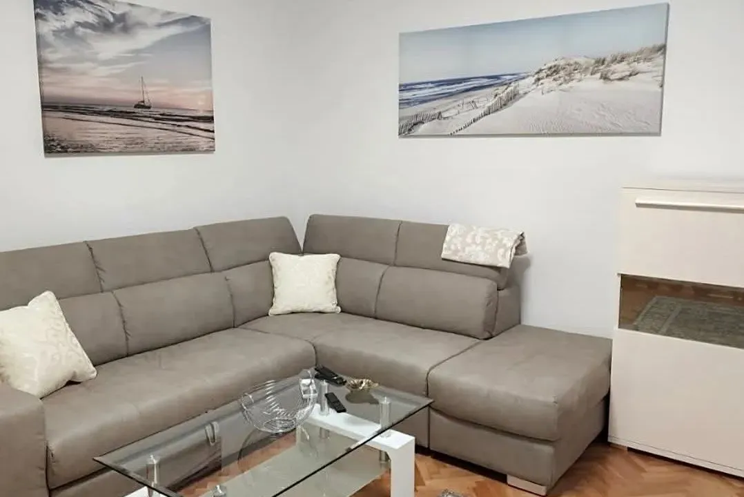 Rent, two bedroom apartment, 66m², Centar, Tivat