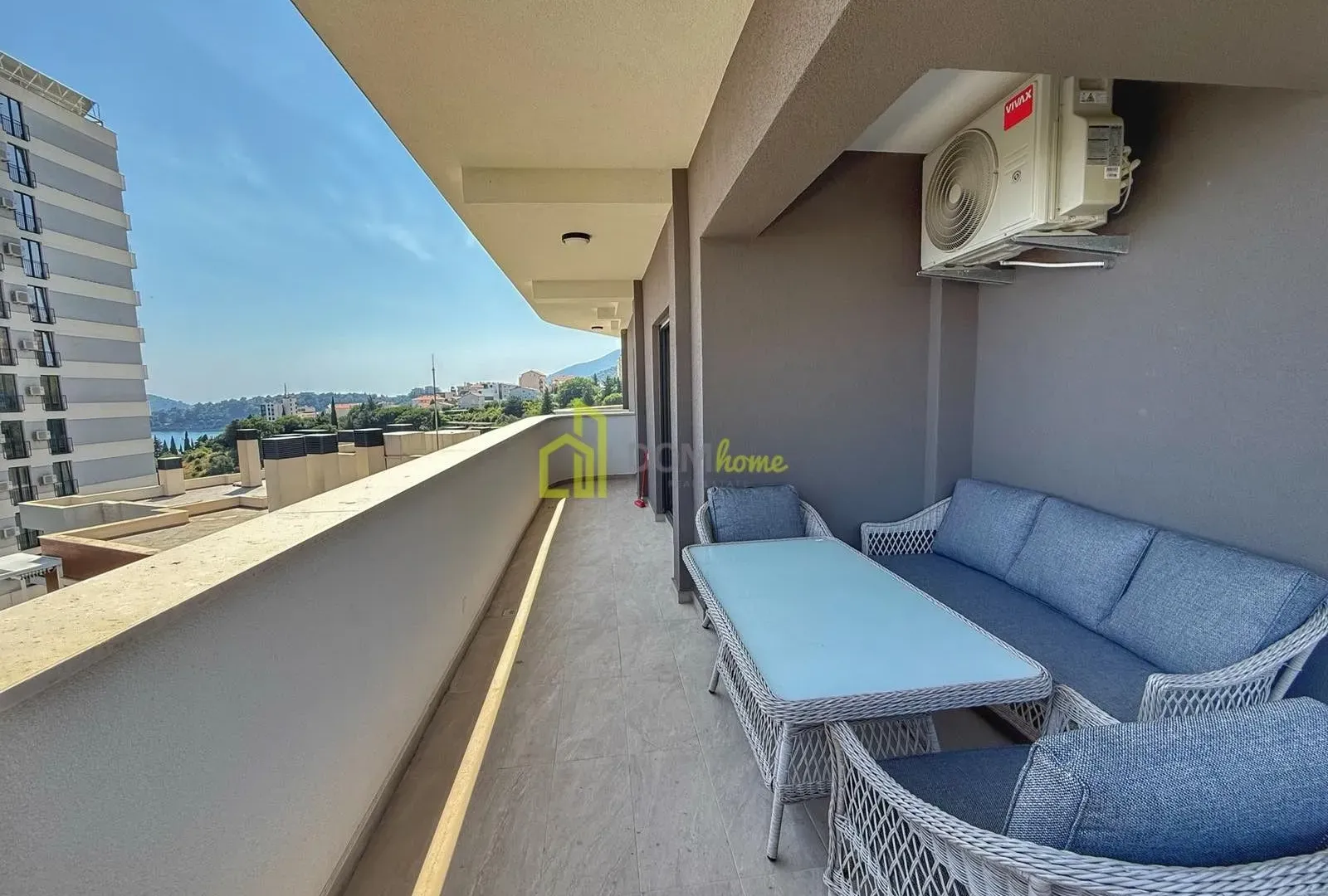 Izdavanje, dvosoban stan, 67m², Bečići, Budva