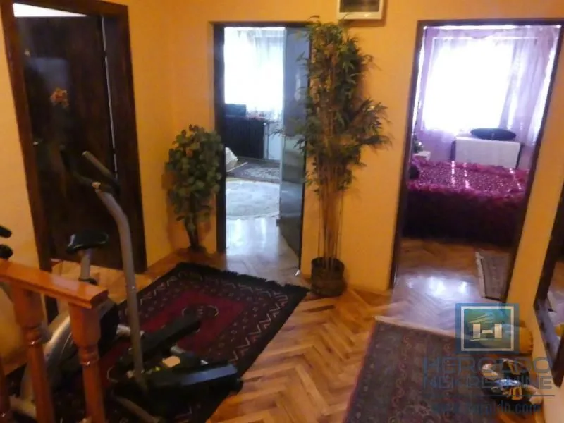 Prodaja, kuća, 380m², Pivara, Jagodina