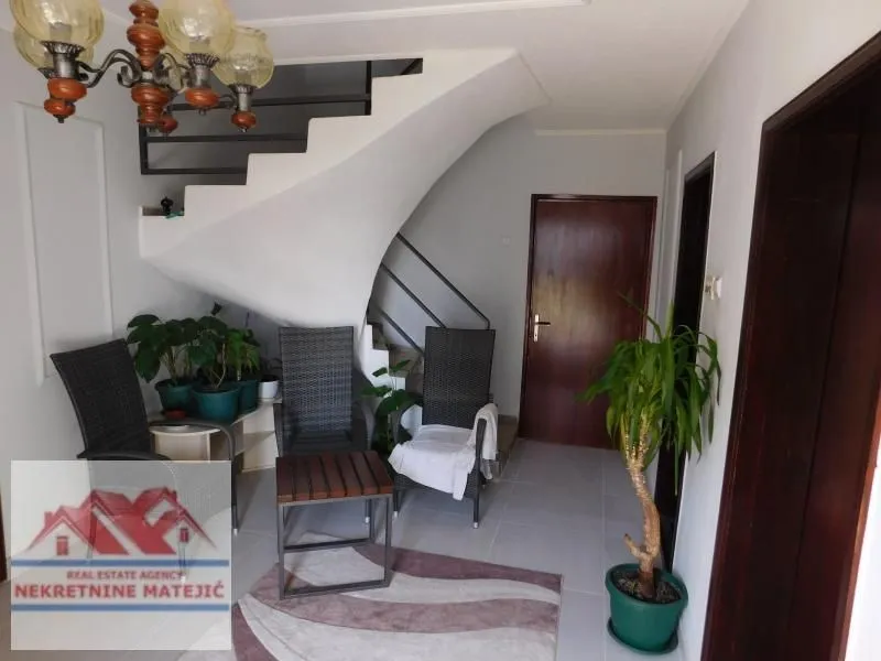 Prodaja, kuća, 250m², Ćava, Kragujevac