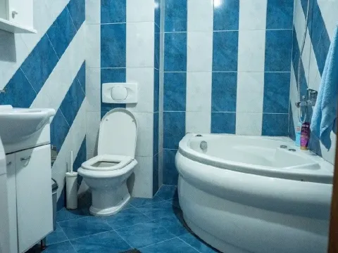 Izdavanje, dvosoban stan, 88m², Tuški Put, Podgorica - image 11