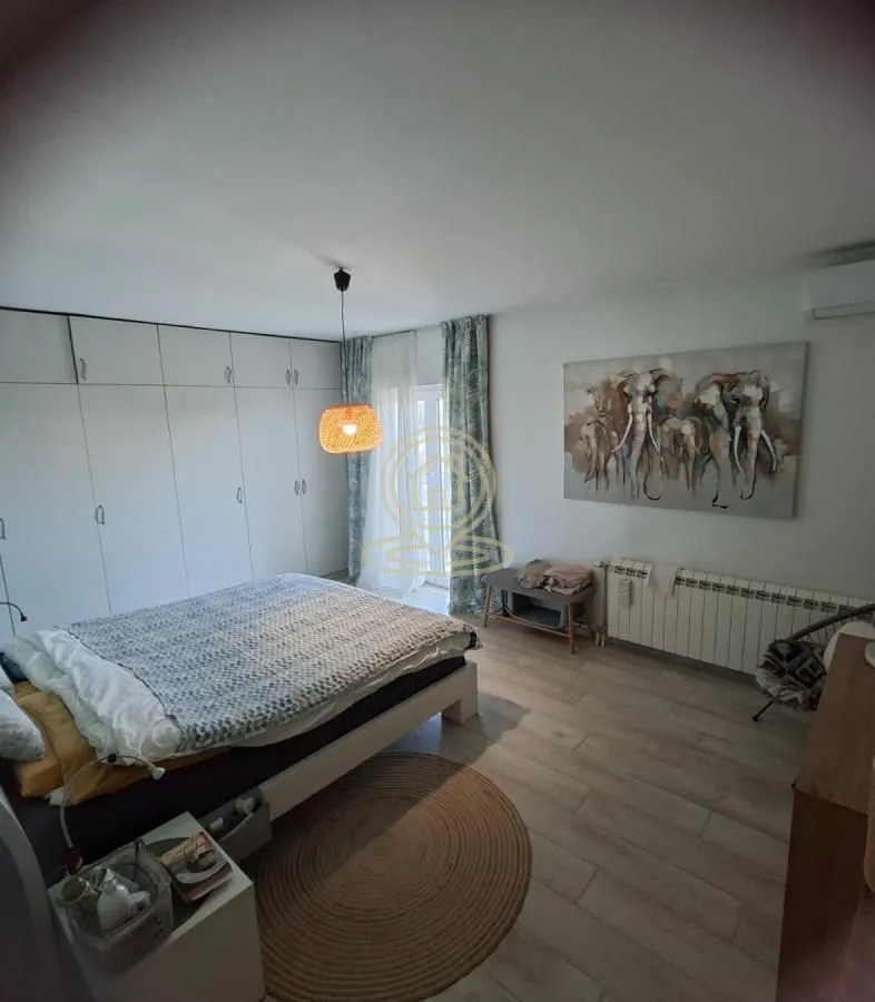 Prodaja, kuća, 270m², Blok 8, Petrovaradin