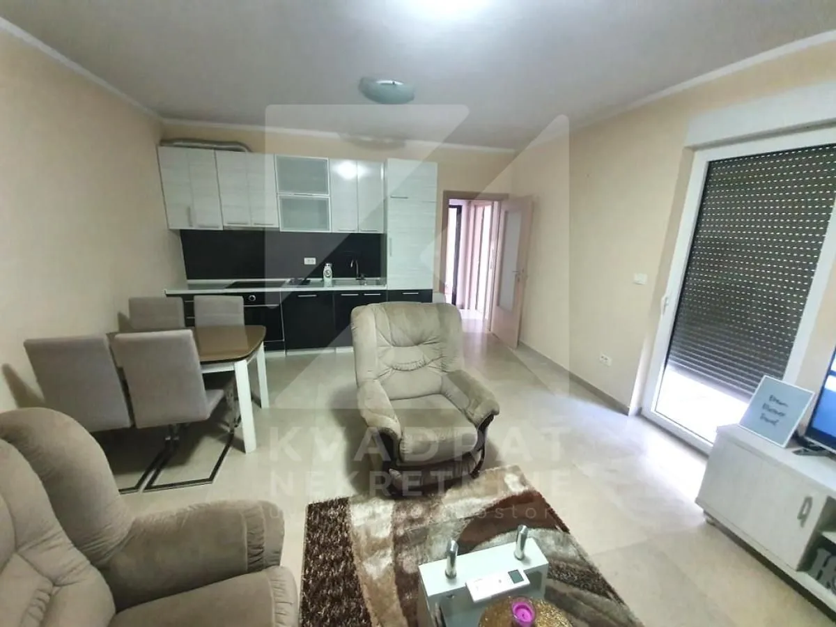 Izdavanje, jednosoban stan, 45m², Momišići, Podgorica