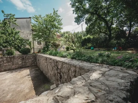 Sale, house, 349m², Vranići, Podgorica - image 18