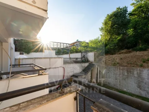 Izdavanje, četvorosoban stan, 170m², Gorica C, Podgorica - image 32