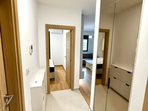 Prodaja, dvosoban stan, 53m², City Kvart, Podgorica - image 6