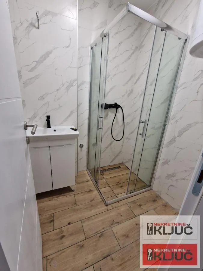 Prodaja, trosoban stan, 73m², Bulevar Oslobodjenja, Novi Sad Sve Podlokacije