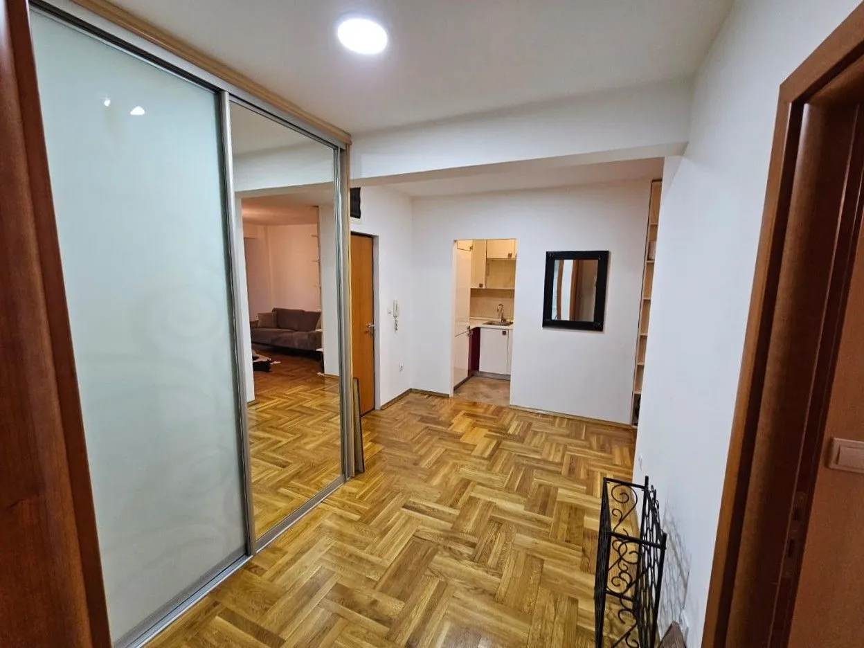 Izdavanje, dvosoban stan, 58m², Preko Morače, Podgorica