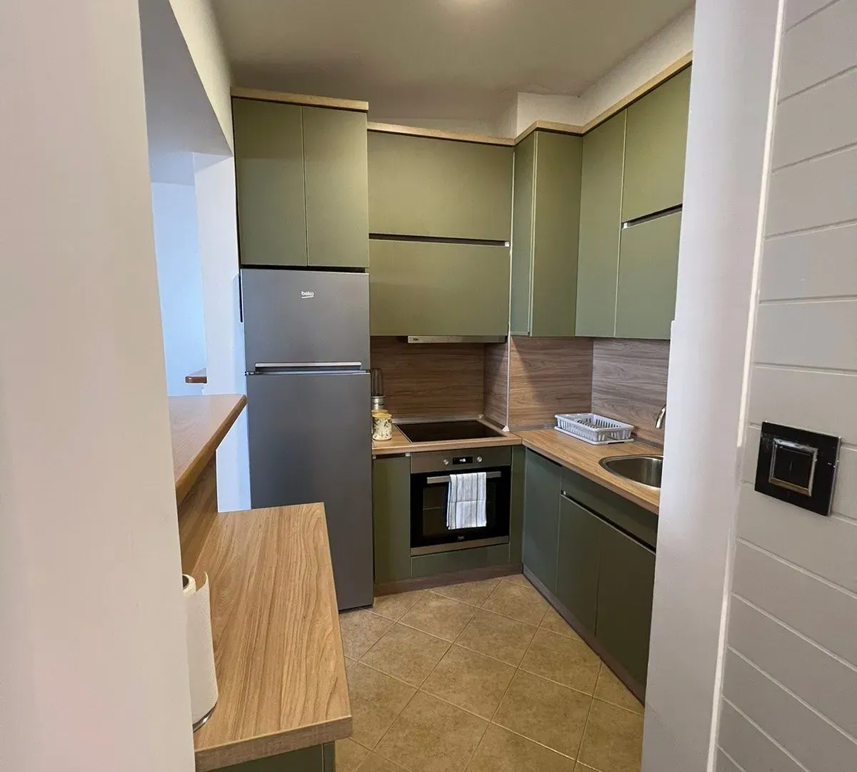 Izdavanje, dvosoban stan, 71m², Stari Aerodrom, Podgorica