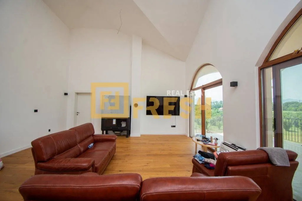 Rent, house, 700m², Zeta, Podgorica