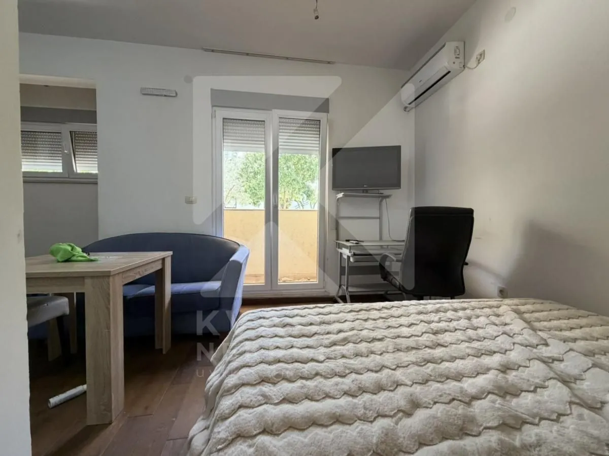 Rent, studio apartment, 30m², City Kvart, Podgorica