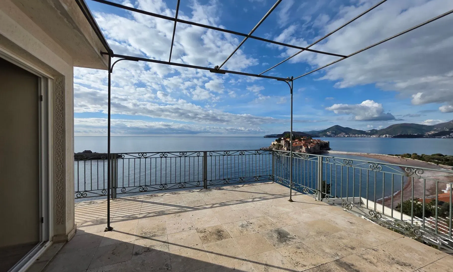 Prodaja, ugostiteljski objekat, 1200m², Sveti Stefan, Budva