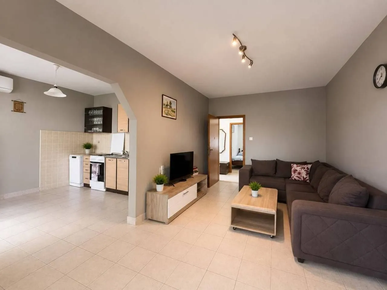 Prodaja, jednosoban stan, 55m², Radovići, Tivat